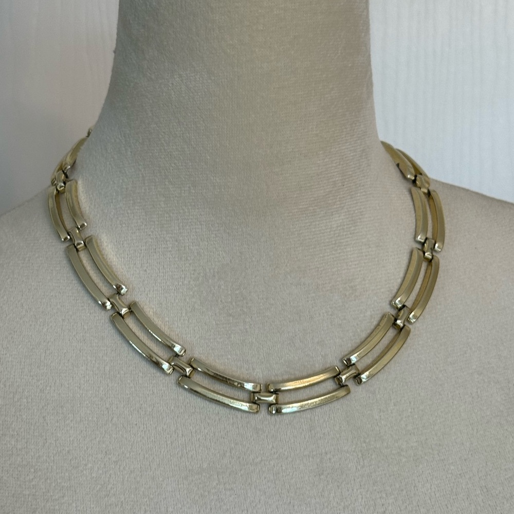 Elegant Golden Necklace